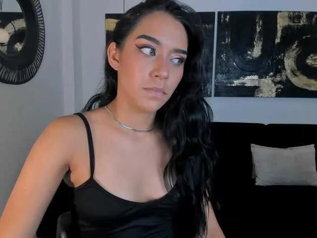 AmaliaCruss on BongaCams 