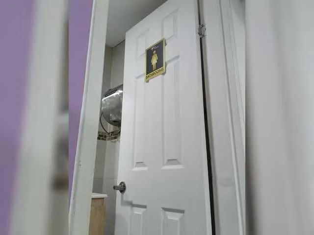 BellaSaint — It makes me very horny, flirtatious conversations, getting hot while reading how you fuck me is my greatest desire.