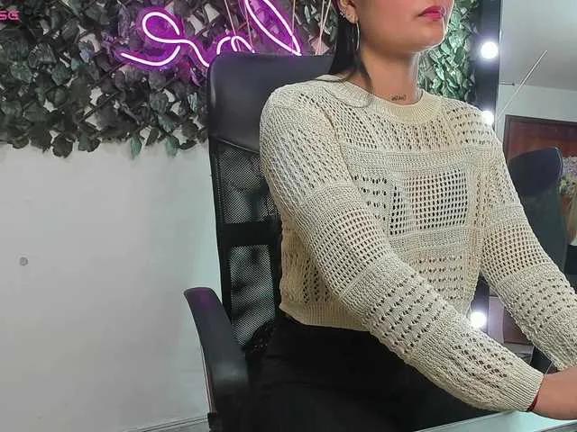 DestinyHills —  Squirt for you
 Ride Dildo Hot 
 Sucks cock delicious 
 Vibrations in my pussy hard 
 I love it the Anal 