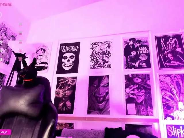 Lexyjoyce — Love to let you celebrate my curves as is show you my hottest moves. Melding our creativity when spending time alone results in memorable experiences, based on unforgettable pleasure. 