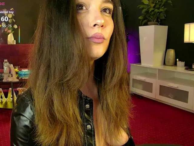 MaddyHeart on BongaCams 