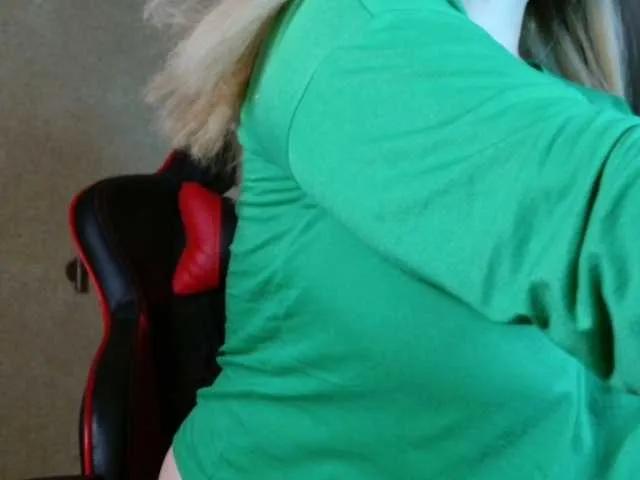 MiaLaFoxis — sense of humor