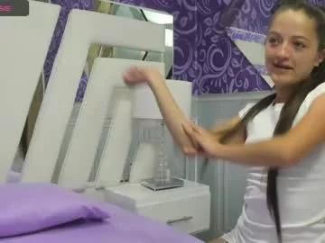 annie_cute18 on Chaturbate 