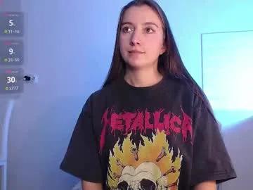 evahailey_ — come have fun with me :) #muscle #feet #fit #sph #nonude -- Current Goal: wet top! at 555 tokens -- Next Goal: underboobs+abs flex