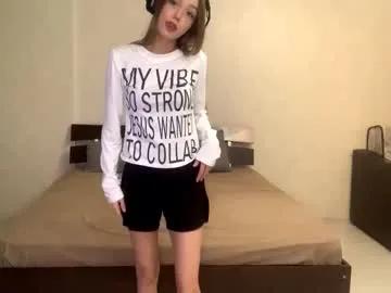 glennbloebaum — GLick my plump lips closely #new  my name is Catalina, I'm #18 #shy #teen #young   [15 tokens remaining]