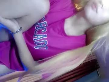 queena10 on Chaturbate 