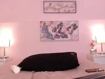 sara17_ on Chaturbate 