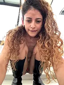 alana15 on StripChat 