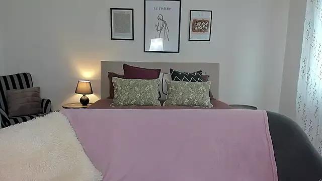 AryaSummersReal on StripChat 