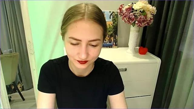 BluueSilk on StripChat 