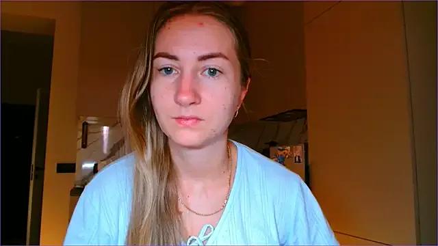 BluueSilk on StripChat 