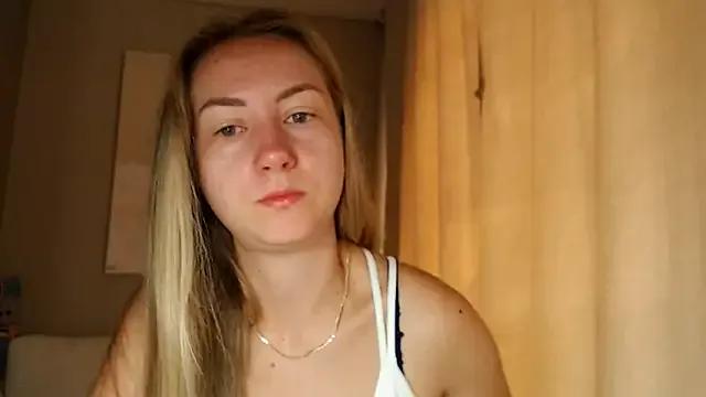 BluueSilk on StripChat 