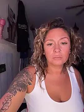 bossyroxy84 on StripChat 