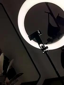 Brunettexio — Show boobs