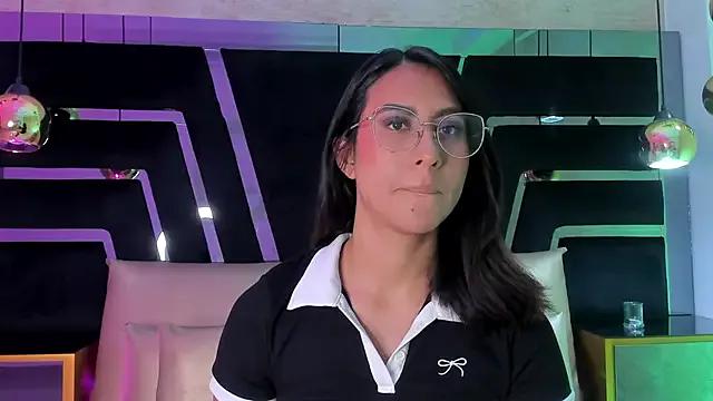 DaraBeckett on StripChat 