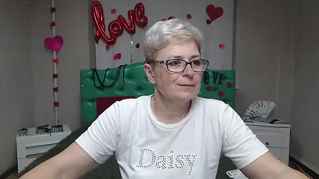 EmiliaGree — Make my pussy wet, make me moan