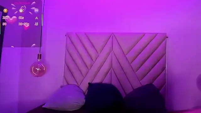 EmmaSwift_ on StripChat 