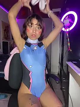 Freyaa_sama — Squirt +plug de colita 