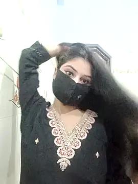 Hot-Soniya733 — Boobs Oil in public 