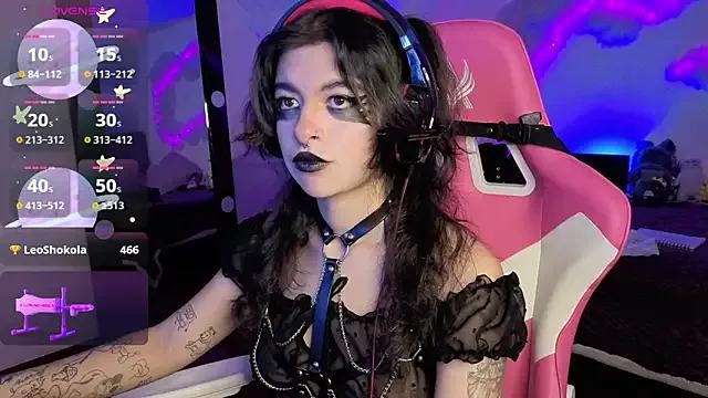 larah_uwu — Freechat on StripChat