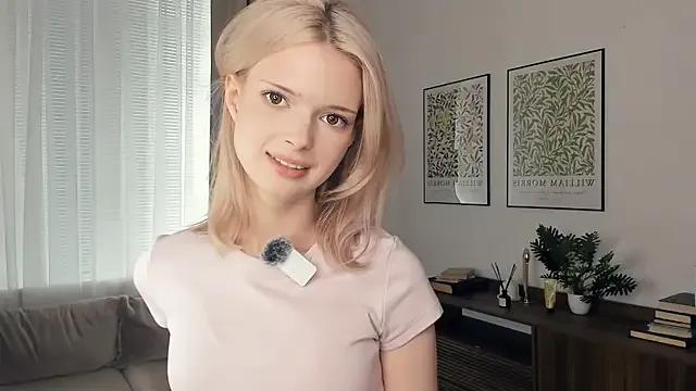 LaureMestler on StripChat