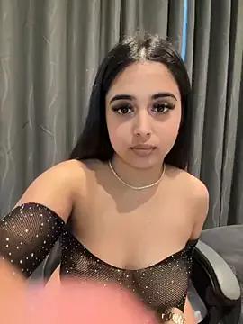 LilMisIndianx on StripChat 