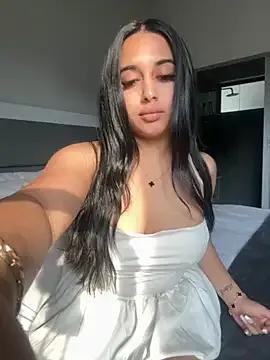 LilMisIndianx on StripChat 