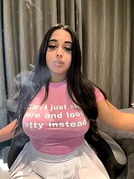 LilMisIndianx on StripChat 