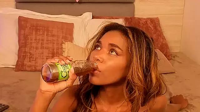 Lily_Miiller on StripChat 