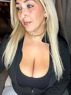 LittleMissEeve on StripChat 