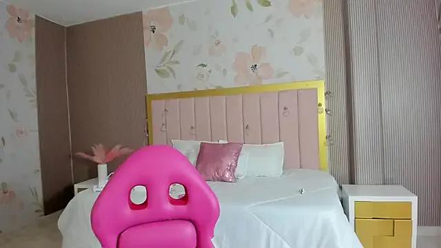 luna_hot_ass — Spread ass in four delicious bounce 