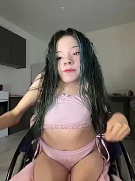 MiniSophiaa on StripChat 