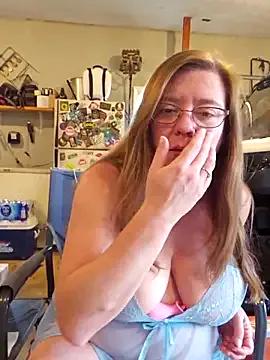 MsShelby40 on StripChat 