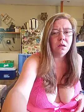 MsShelby40 on StripChat 