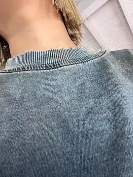 MystiqueXXX — RUB PUSSY CLOSE UP