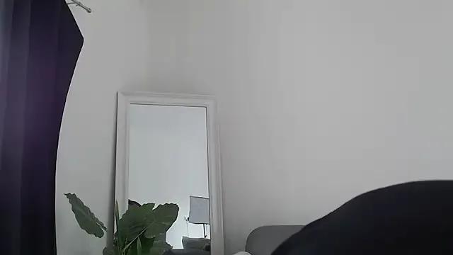 nicole_98 — TUTTA NUDA FULL NAKED AND MASTURBATE