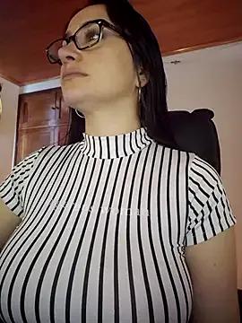 preetypeach on StripChat 