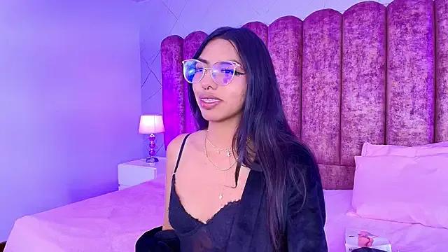 Sapphire_01 on StripChat 