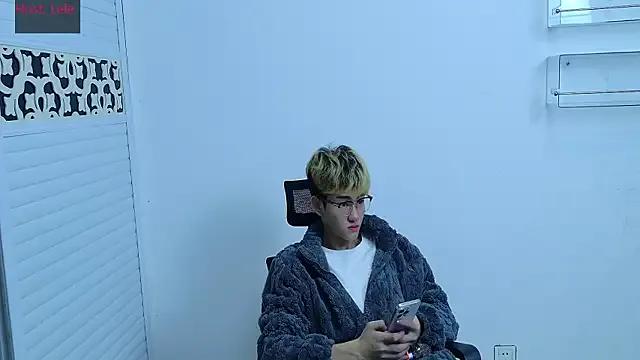 sexyboy-lele on StripChat