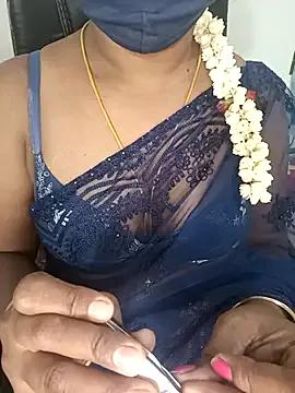 Tamil-hotwife — Pussy show 