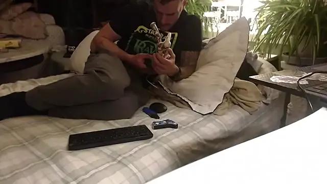 UnCuTupTheBuTT — THE FIX MY TRUCK FUND