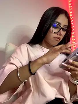 Victoria_alson — Finger ass