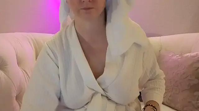 Vivian_MayXxX on StripChat 