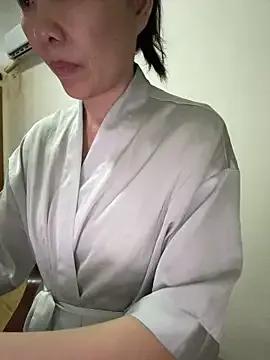 xiiuuff18 on StripChat